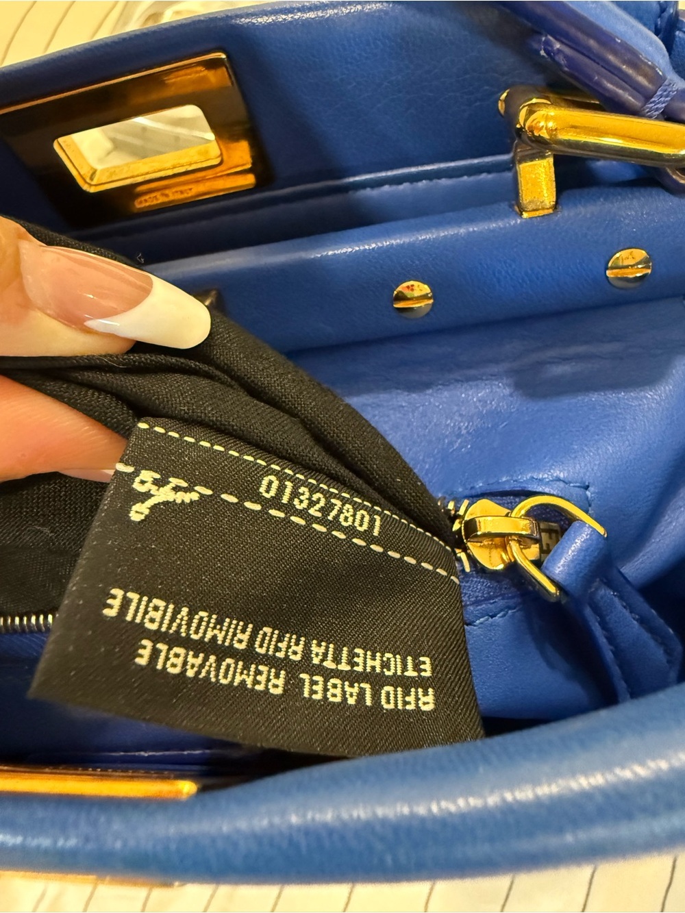 Authentic Fendi Peekaboo small - Picture 12 of 16